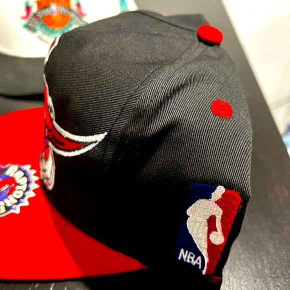 1994 Toronto Raptors logo athletic snap - Picture 4 of 6